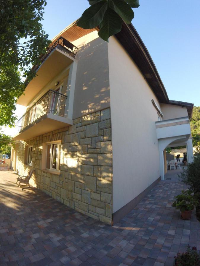 Apartmani Olivera 2 Supetarska Draga Exteriör bild
